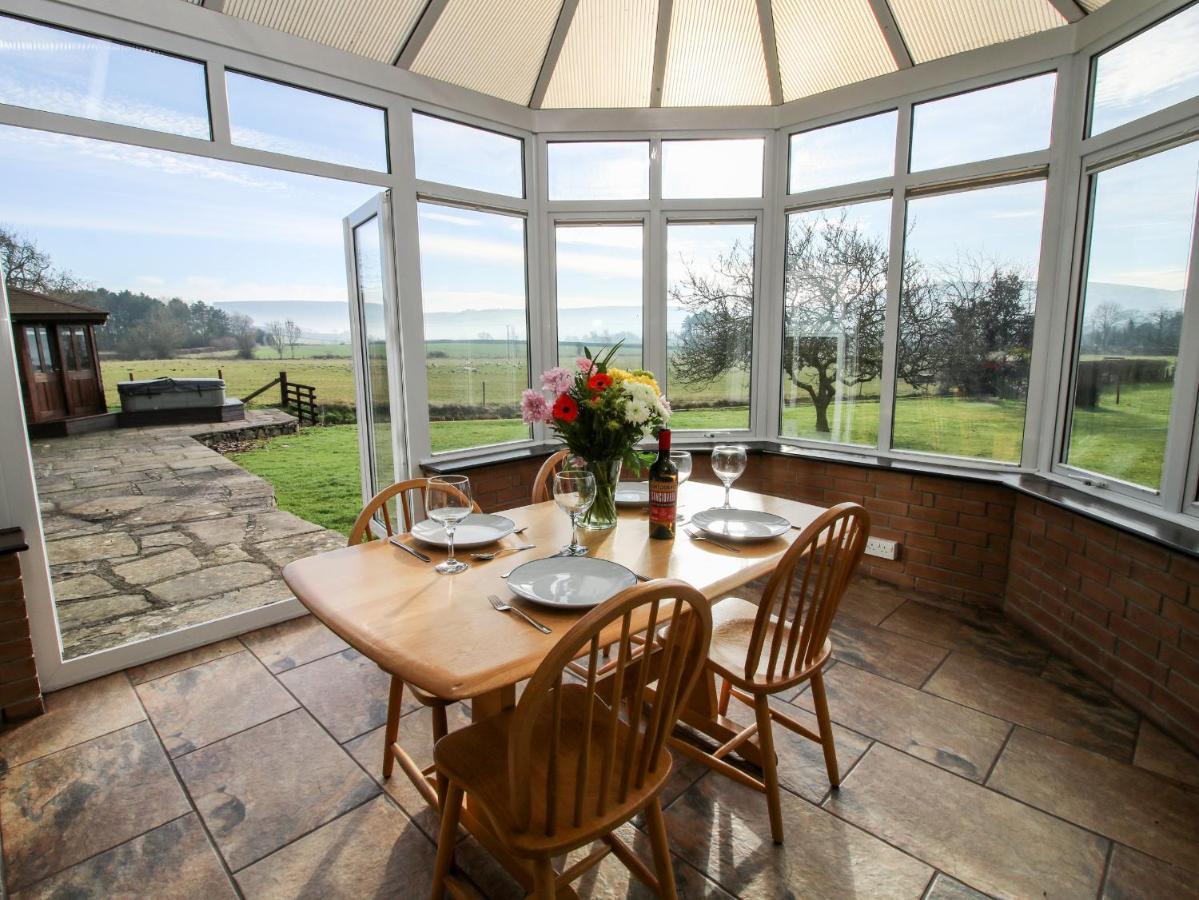 Bicton Lea Villa Acton  Buitenkant foto