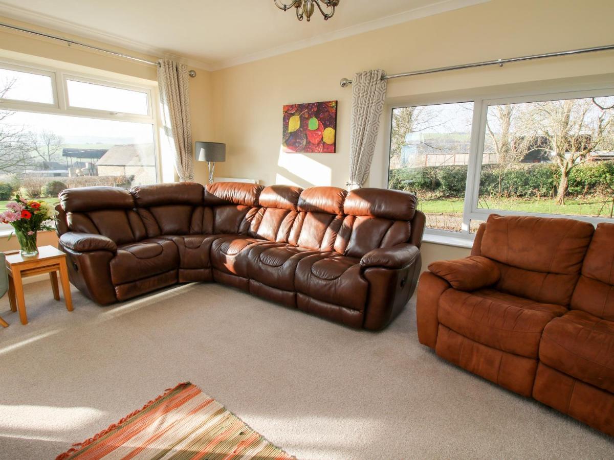Bicton Lea Villa Acton  Buitenkant foto