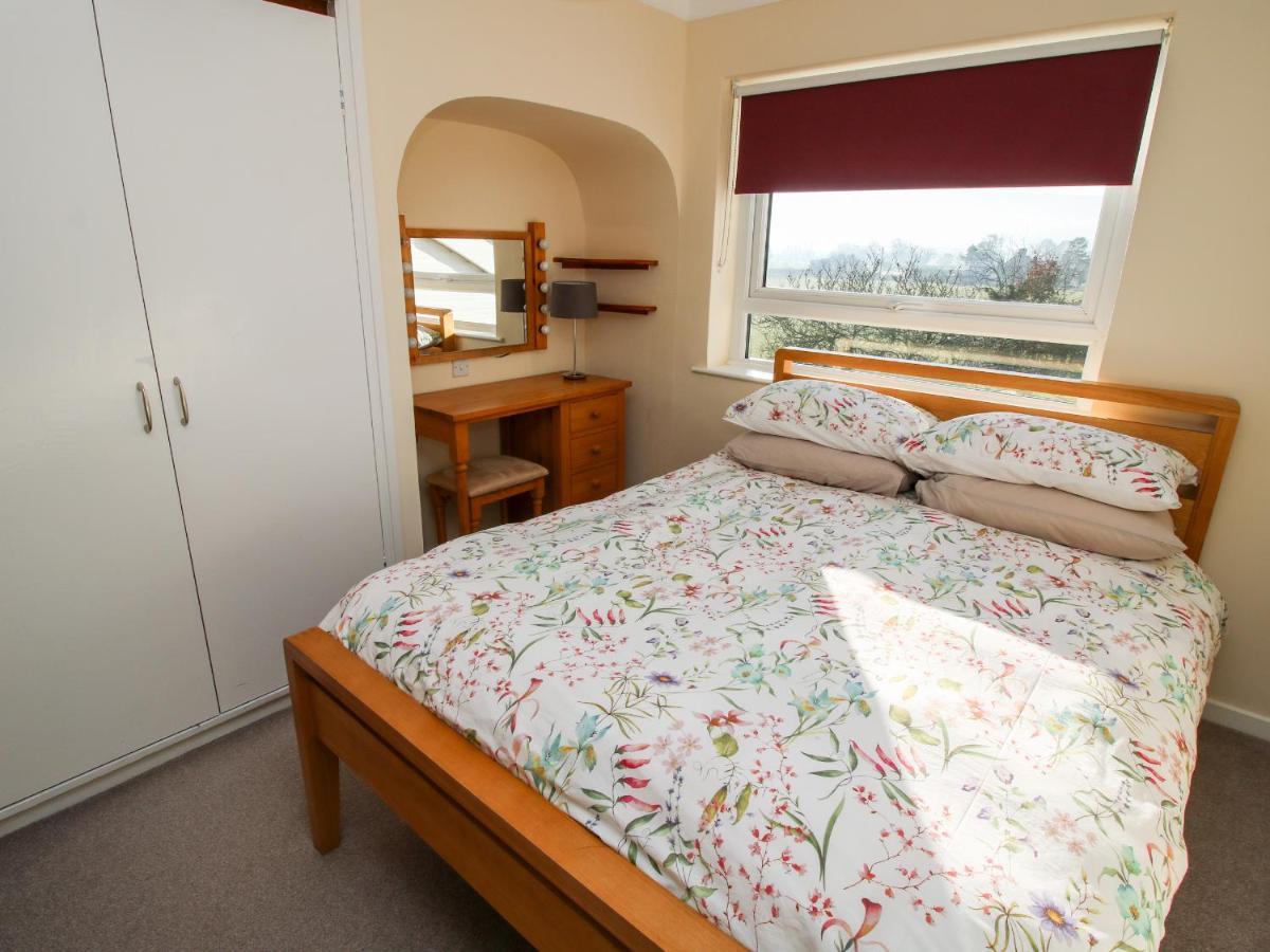 Bicton Lea Villa Acton  Buitenkant foto