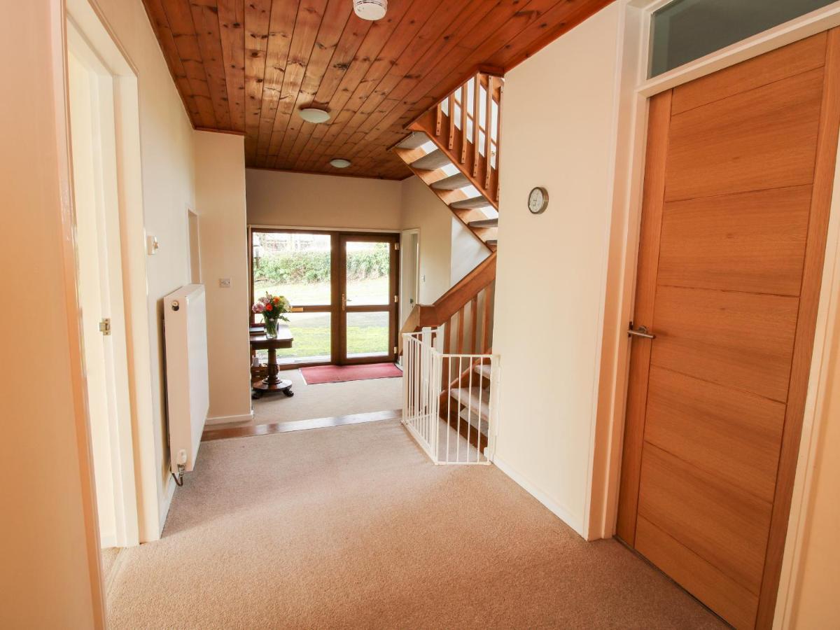 Bicton Lea Villa Acton  Buitenkant foto