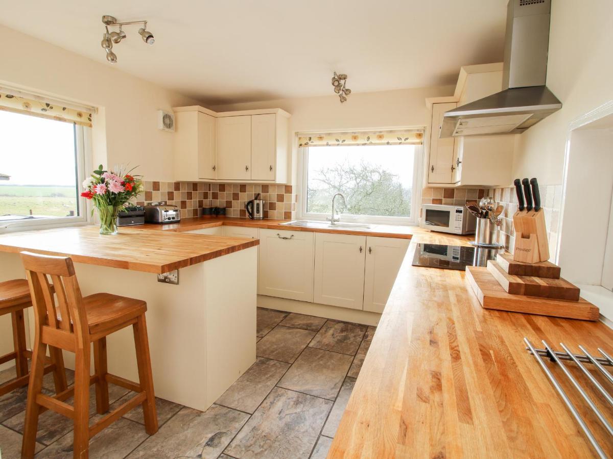 Bicton Lea Villa Acton  Buitenkant foto