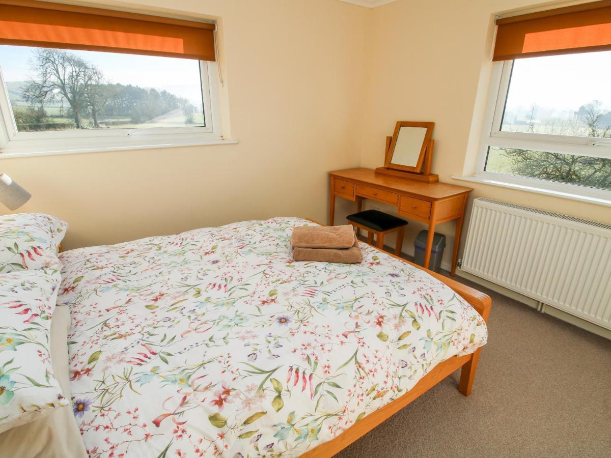 Bicton Lea Villa Acton  Buitenkant foto